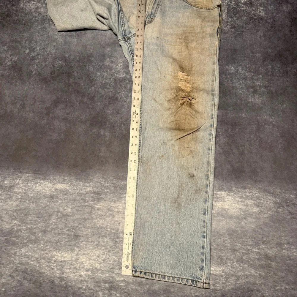 Vintage Levi's 505 Regular Fit Mens Light Wash Distressed Denim Jeans Size 34x30